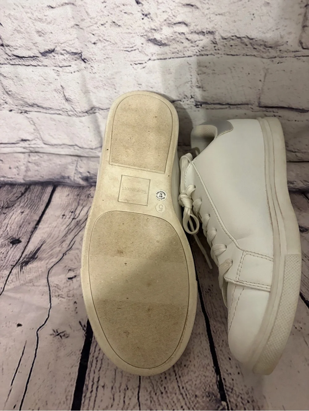Girls White Shoes Size 4